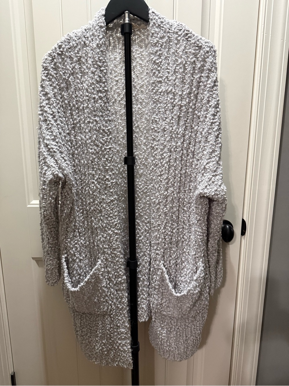 Cozy Open-Front Popcorn Knit Cardigan in Light Gray